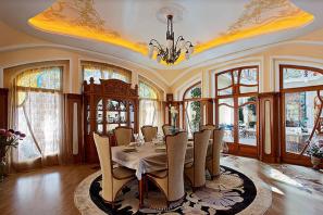 Витражи – лучшее украшение для ар-нуво в интерьере